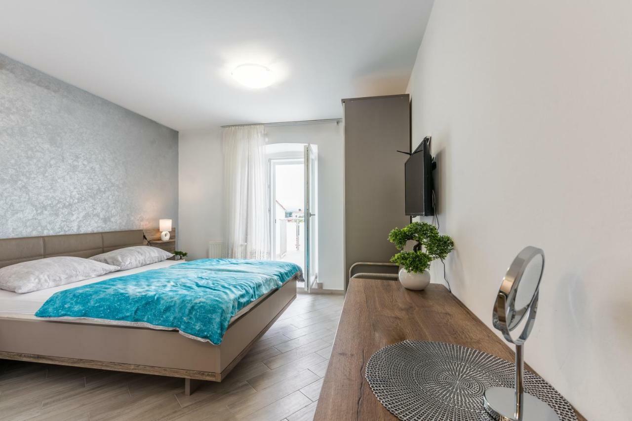 Apartments Vila Dk Malinska Eksteriør bilde
