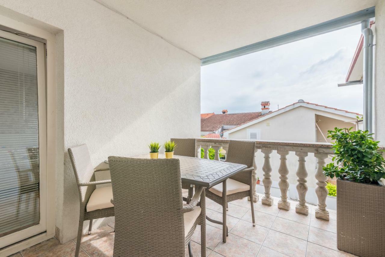 Apartments Vila Dk Malinska Eksteriør bilde
