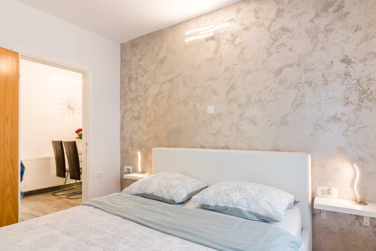 Apartments Vila Dk Malinska Eksteriør bilde
