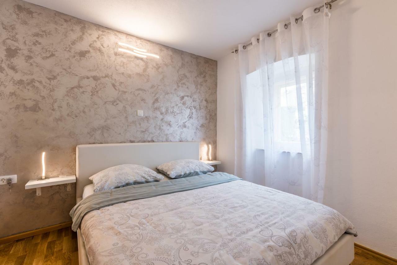 Apartments Vila Dk Malinska Eksteriør bilde